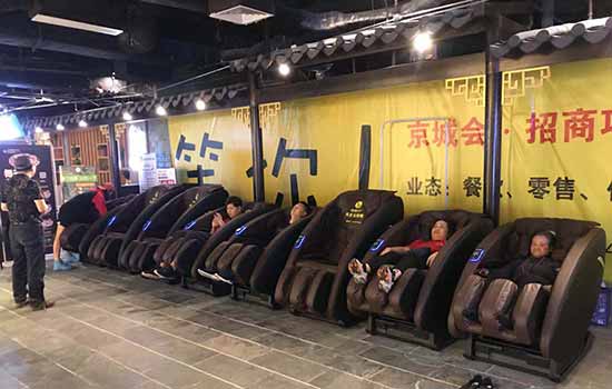 70岁老人适合用按摩椅吗视频大全（老人用按摩椅的危害）